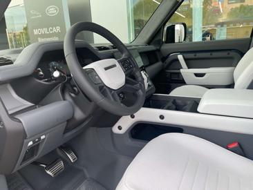 Land Rover Defender 110 P635 — photo 10