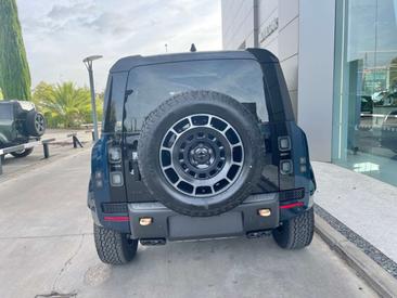 Land Rover Defender 110 P635 — photo 17
