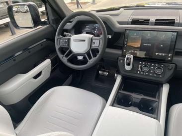 Land Rover Defender 110 P635 — photo 22