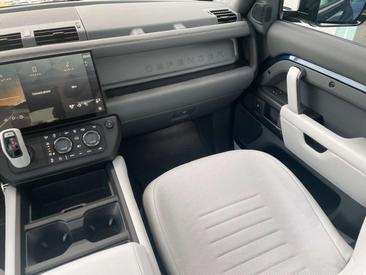 Land Rover Defender 110 P635 — photo 24