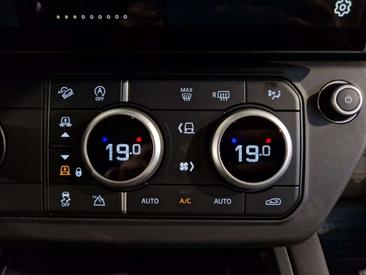 Land Rover Defender 90 D200 — photo 17