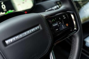 Land Rover Range Rover Sport P550e — photo 13