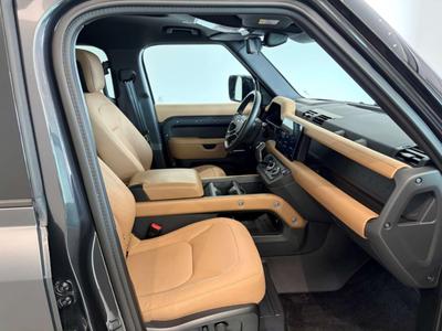Land Rover Defender 110 V8 P425