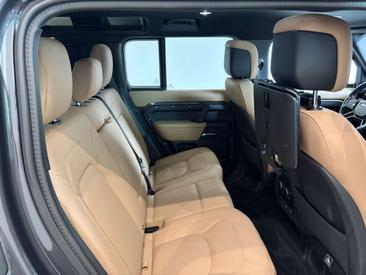 Land Rover Defender 110 V8 P425 — photo 5