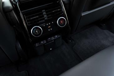 Land Rover Range Rover Sport P550e — photo 22