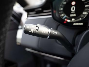 Land Rover Range Rover Sport P550e — photo 19