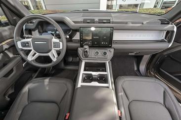 Land Rover Defender D250 — photo 9