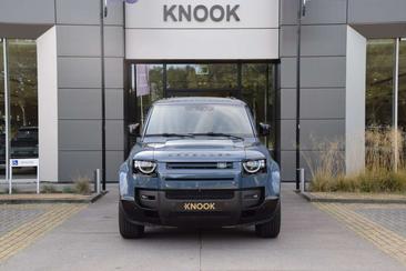 Land Rover Defender 110 P300e — photo 10