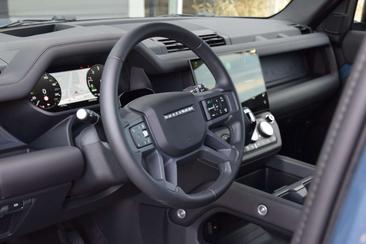 Land Rover Defender 110 P300e — photo 13