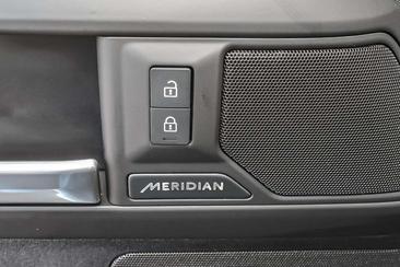 Land Rover Defender D250 — photo 18