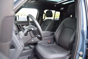Land Rover Defender 110 P300e — photo 17