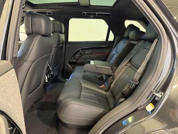Land Rover Range Rover Sport P550e — photo 17
