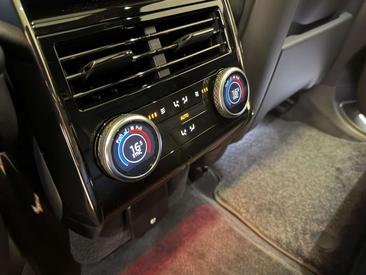 Land Rover Range Rover Sport P550e — photo 18