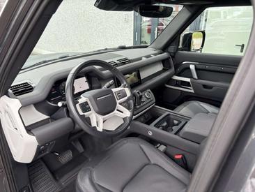 Land Rover Defender 110 P300 — photo 8