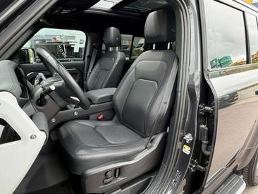 Land Rover Defender 110 P300 — photo 10