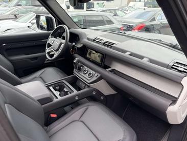 Land Rover Defender 110 P300 — photo 14