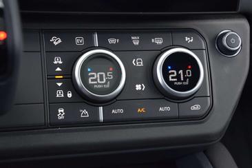 Land Rover Defender 110 P300e — photo 26