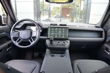 Land Rover Defender 110 P300e — photo 38