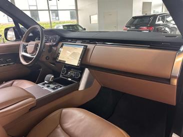 Land Rover Range Rover P400 — photo 10