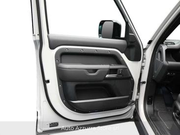 Land Rover Defender 110 D250 — photo 20