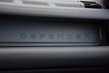 Land Rover Defender 110 P300e — photo 41