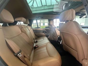 Land Rover Range Rover P400 — photo 19