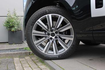 Land Rover Range Rover P460e — photo 18