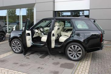 Land Rover Range Rover P460e — photo 34