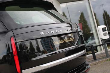 Land Rover Range Rover P460e — photo 49