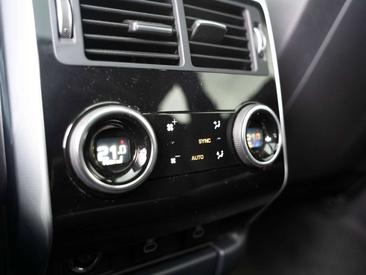 Land Rover Range Rover Sport SVR — photo 18