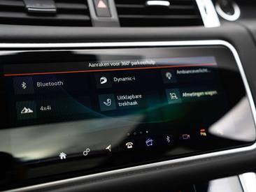 Land Rover Range Rover Sport SVR — photo 35