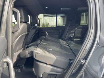 Land Rover Defender 110 D200 — photo 11