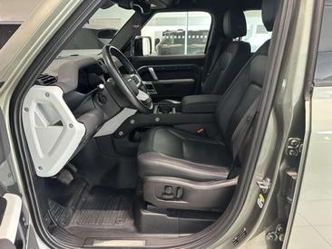 Land Rover Defender 110 D300 — photo 12