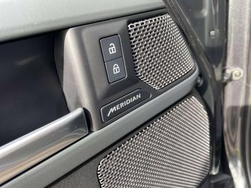 Land Rover Defender 110 D200 — photo 34