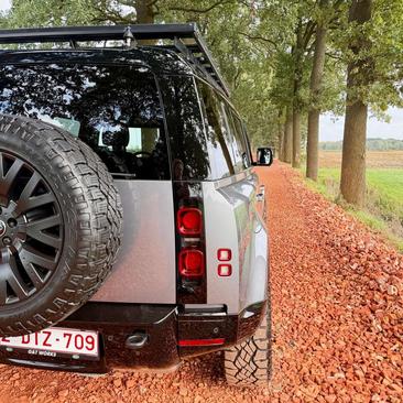 Land Rover Defender 110 Hard Top D250 — photo 4