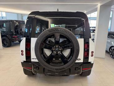 Land Rover Defender 110 D250 — photo 4