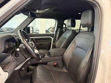 Land Rover Defender 110 D250 — photo 8