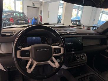 Land Rover Defender 110 D250 — photo 9