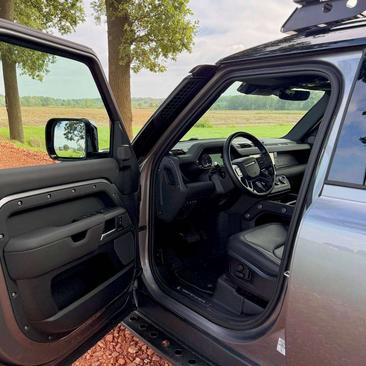 Land Rover Defender 110 Hard Top D250 — photo 17
