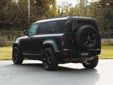 Land Rover Defender 110 D300 — photo 5