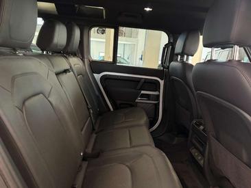Land Rover Defender 110 D250 — photo 11
