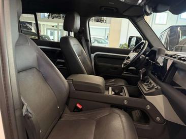 Land Rover Defender 110 D250 — photo 12