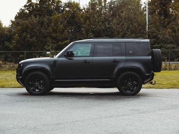 Land Rover Defender 110 D300 — photo 7