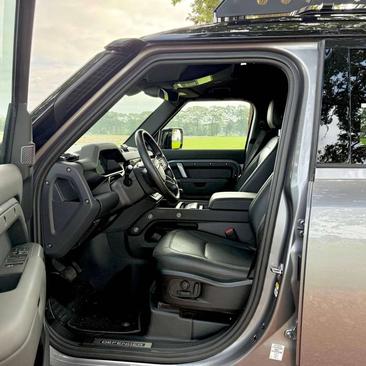 Land Rover Defender 110 Hard Top D250 — photo 23