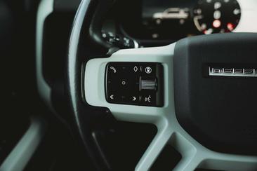 Land Rover Defender 110 D300 — photo 19