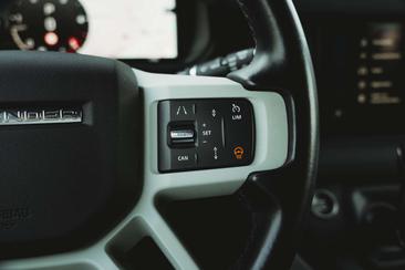 Land Rover Defender 110 D300 — photo 20