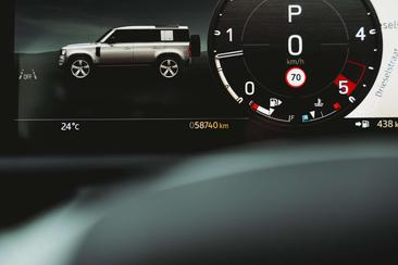 Land Rover Defender 110 D300 — photo 21