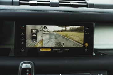 Land Rover Defender 110 D300 — photo 30