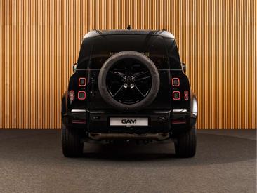 Land Rover Defender 110 P300e — photo 4