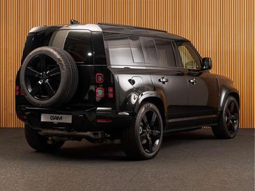 Land Rover Defender 110 P300e — photo 5